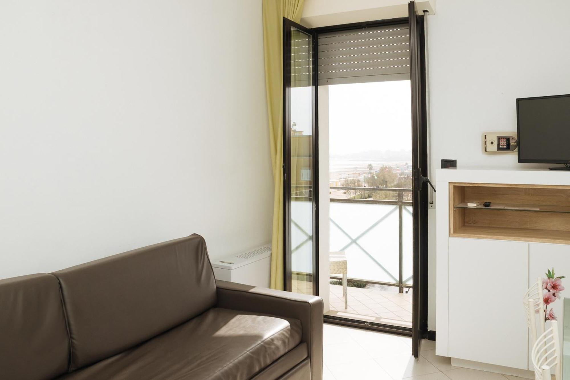 Gabbiano Apartments Rimini Zewnętrze zdjęcie